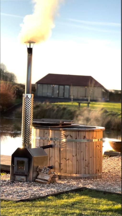 Four Acres Farm Shepherds Huts Donaghadee Esterno foto